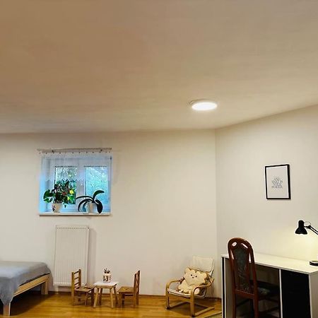 Family-Friendly Prague 5 Stay Екстериор снимка