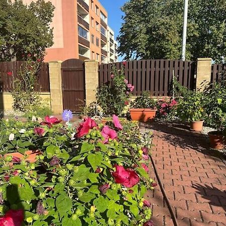 Family-Friendly Prague 5 Stay Екстериор снимка