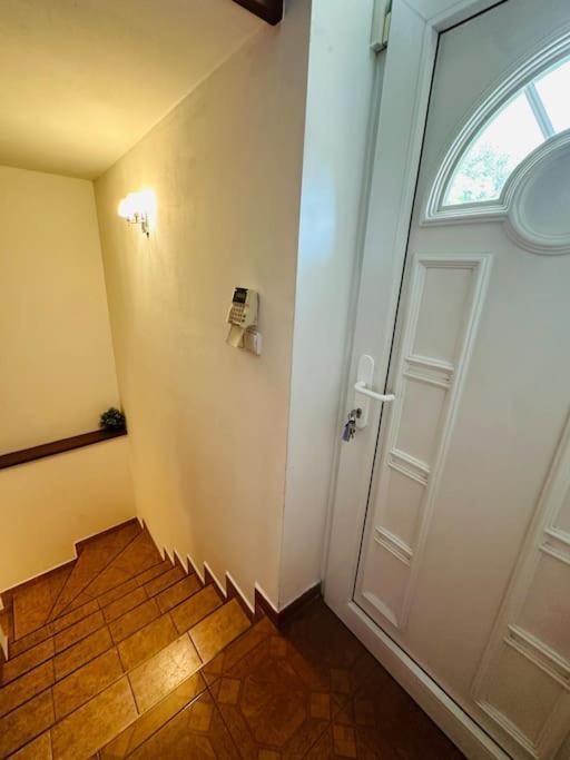 Family-Friendly Prague 5 Stay Екстериор снимка