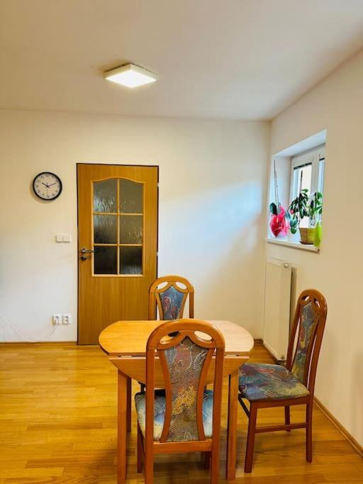 Family-Friendly Prague 5 Stay Екстериор снимка