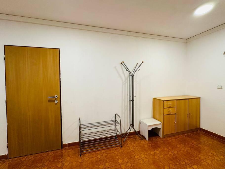 Family-Friendly Prague 5 Stay Екстериор снимка