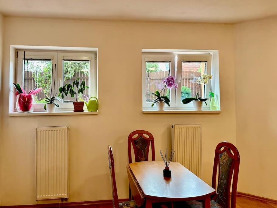 Family-Friendly Prague 5 Stay Екстериор снимка